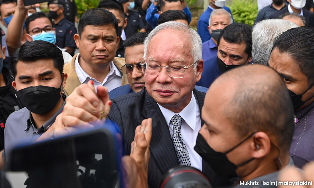 Najib has 14 days to file for pardon or lose MP status thumbnail