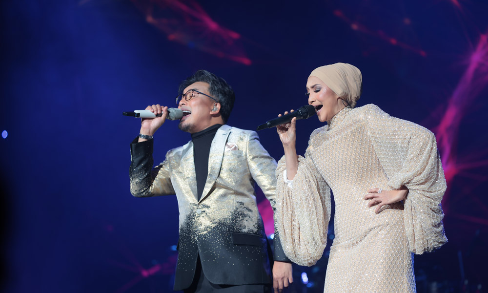 Tiga jam peminat 'dipukau' Ziana, Anuar Zain