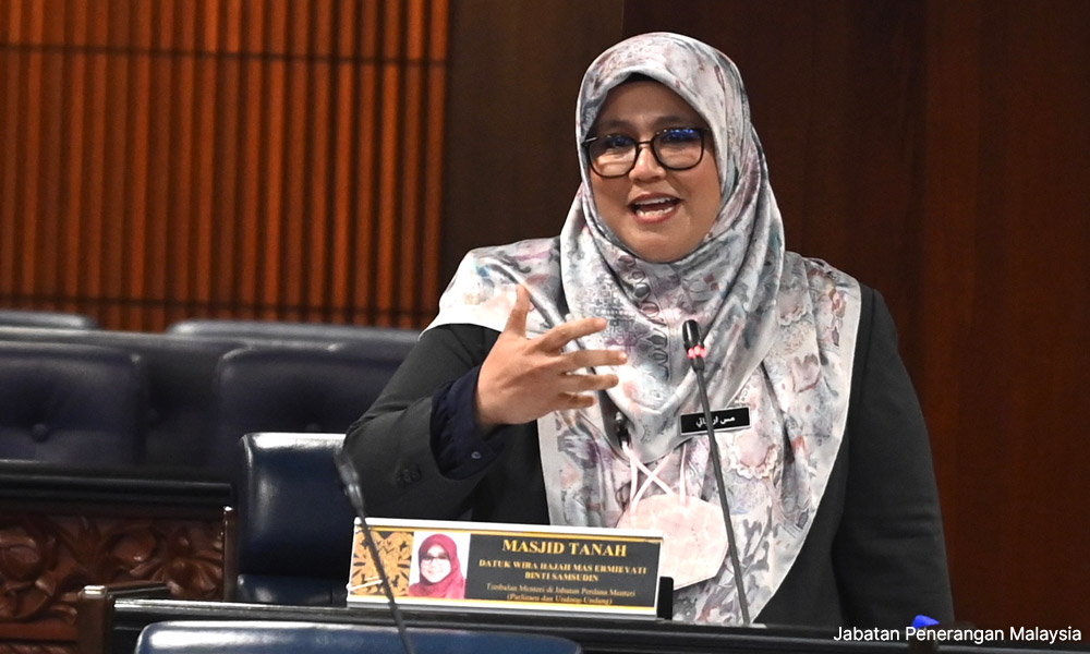Adakah Dusuki dilantik kerana 'budi' pada Zahid, tanya Mas Ermieyati
