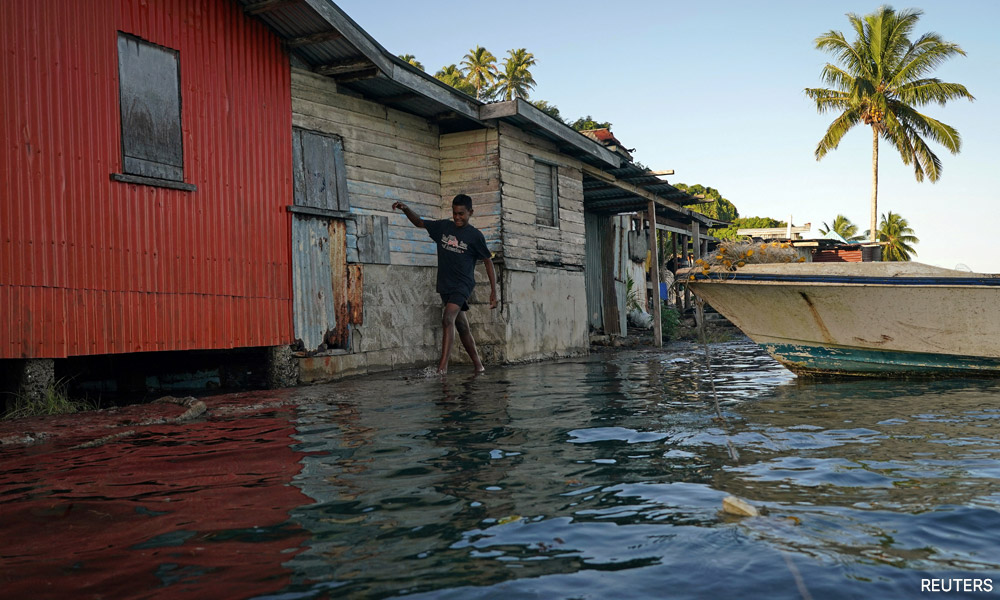 Ocean warmth, seaweed scarcity threaten Fiji's fisherwomen's livelihoods