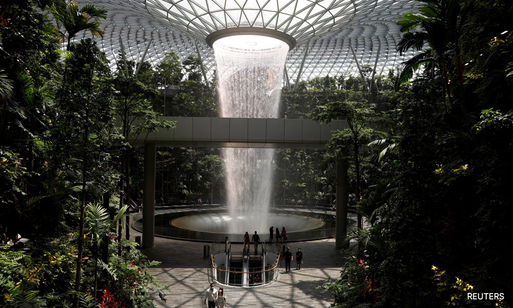 Singapore airport working with airlines to avoid travel chaos