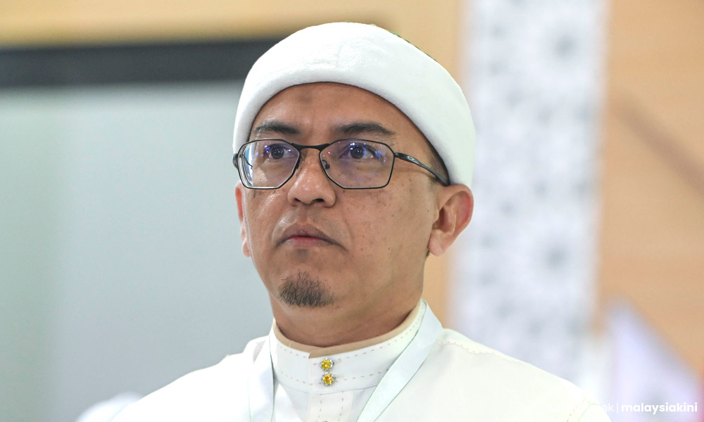 attacking-rivals-pas-info-chief-cites-art-of-consideration