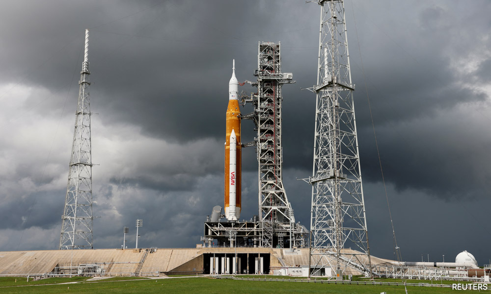 fuel-leak-to-delay-first-launch-of-nasa-s-artemis-moon-rocket-for-weeks