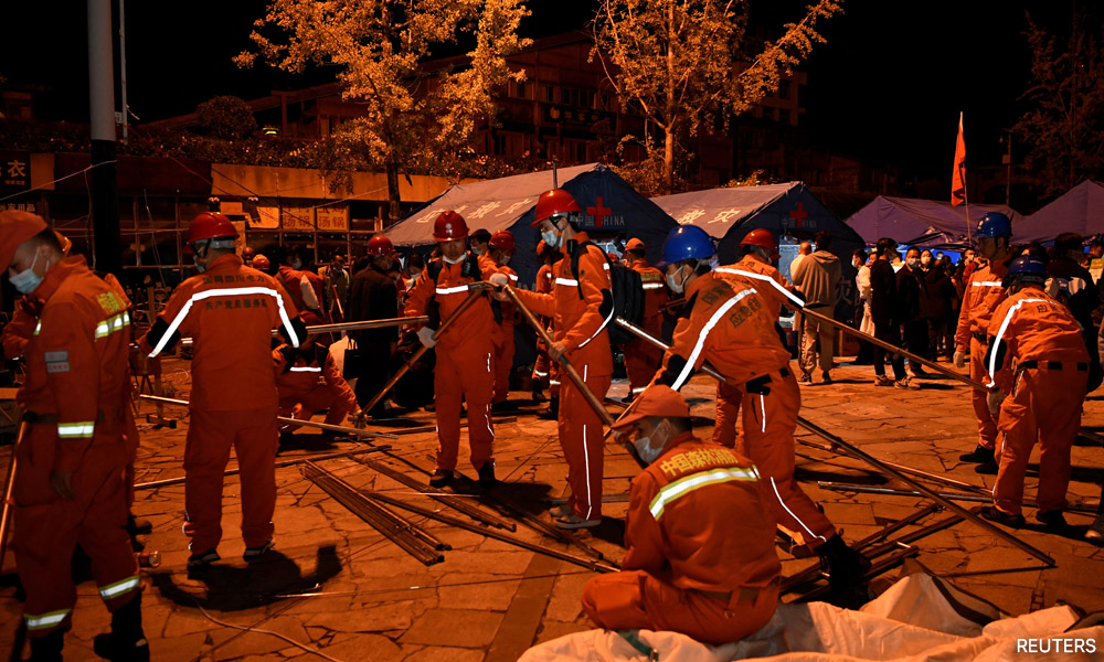 China clears roads to Sichuan earthquake epicentre, death toll rises to 72