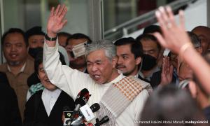 Badan Peguam mohon mahkamah arah AGC dakwa semula Zahid