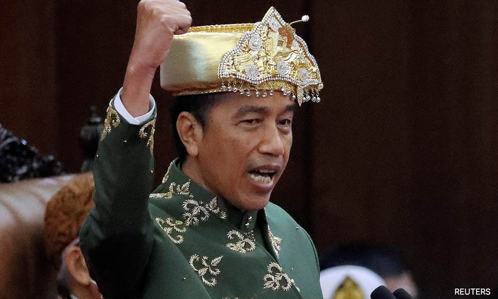 Jokowi likely to weather fuel price rise uproar, analysts say