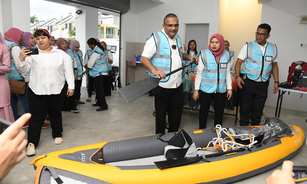 Kayaks and candles: PKR division preps for GE and floods