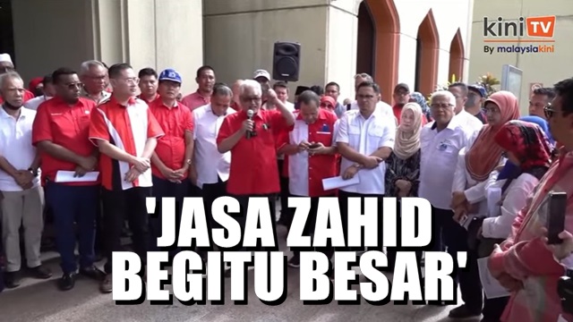 Lebih 300 ahli NGO berhimpun pertahan Zahid sebagai Presiden