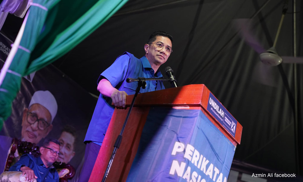 'Sandiwara' - Azmin dismisses need for asset declaration