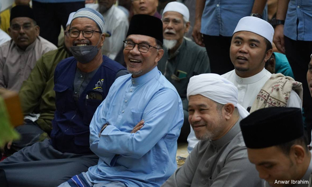 PM umum bantuan Aidilfitri RM250 buat guru Kafa, takmir, imam