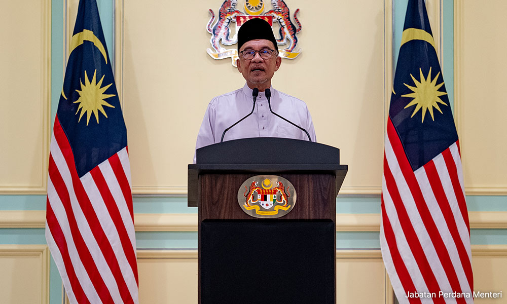 PM to walk the tightrope between East and West nations - analysts