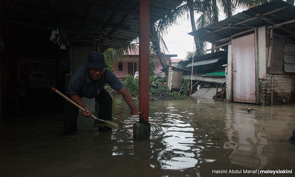 Local authorities told to monitor flood-prone areas