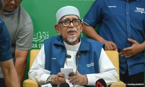 Hadi asks if fair for World Cup referee to shift goal post for losers