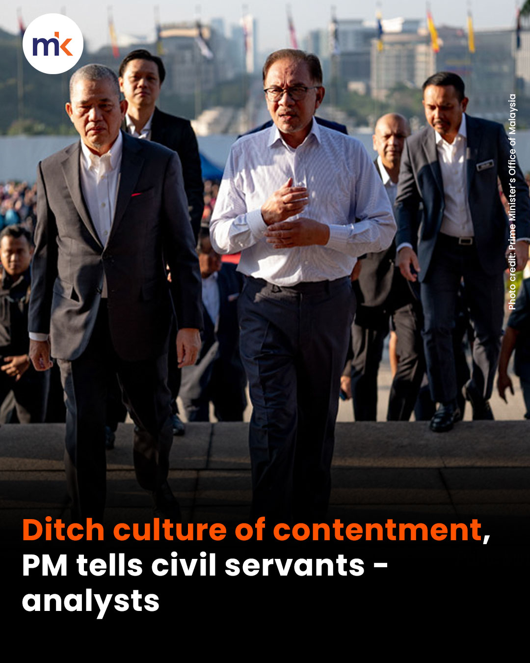 Ditch culture of contentment, PM tells civil servants