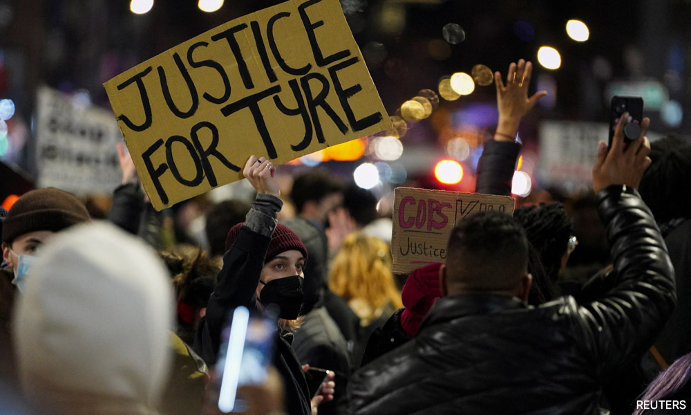 US cop unit disbands after fatal beating, more protests expected