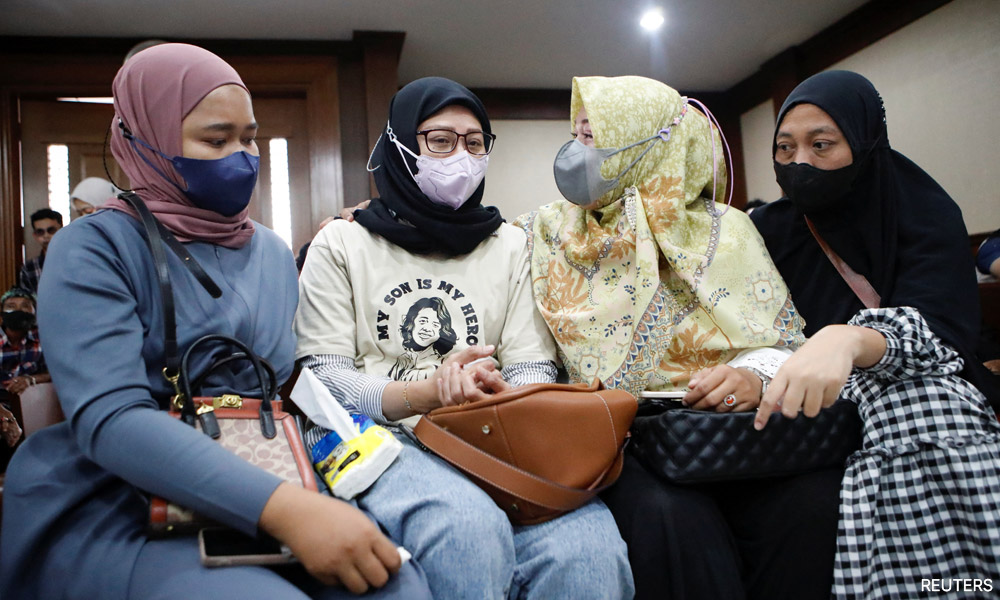 Indonesian court hears class-action suit after children die from tainted cough syrup
