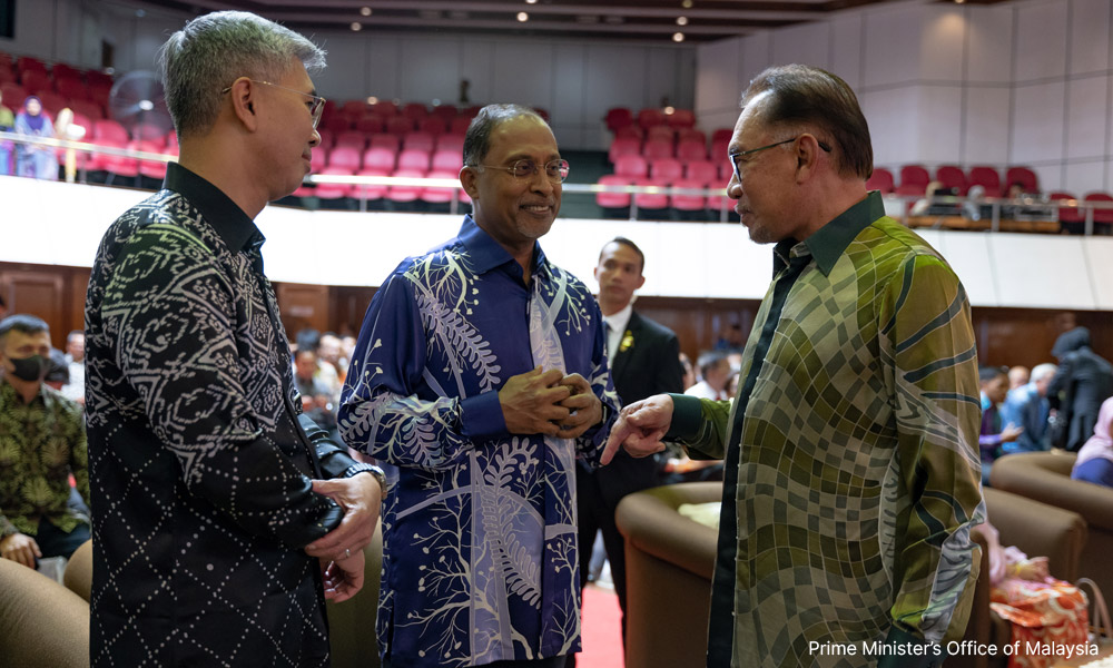 ULASAN | Tak pelik jika Tengku Zafrul 'melompat'