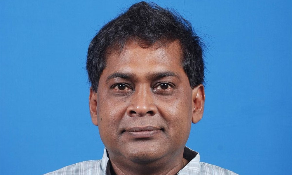 Cop fatally shoots minister in Odisha, India