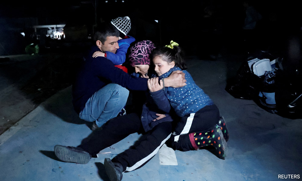Fresh earthquake hits Turkiye-Syria border two weeks after disaster