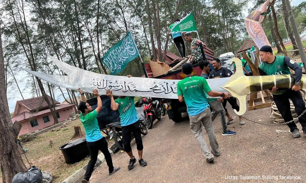 PAS leader's statement taken, Himpit 'weapons' given to cops