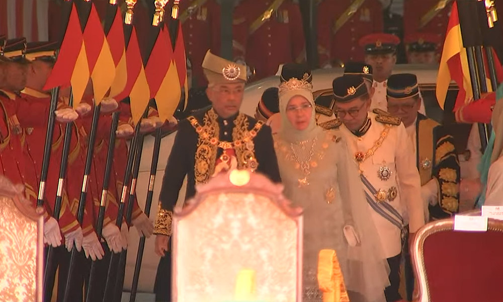 Agong Rasmi Istiadat Pembukaan Penggal Kedua Parlimen Ke-15 - NRChanneltv