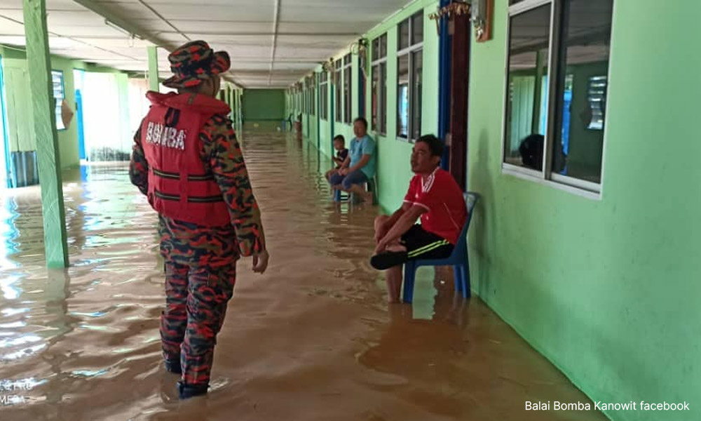 S'wak's flood rescuers battle rising waters, crocodile threats