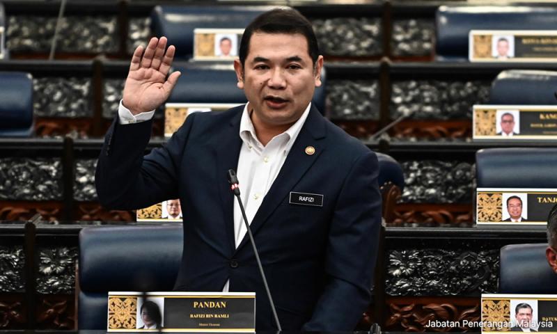 被讥“首相不兼财长”立场U转,拉菲兹回呛“看整体”