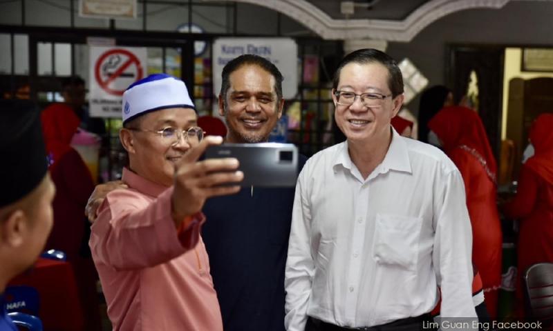 林冠英与巫统党员共进开斋晚餐