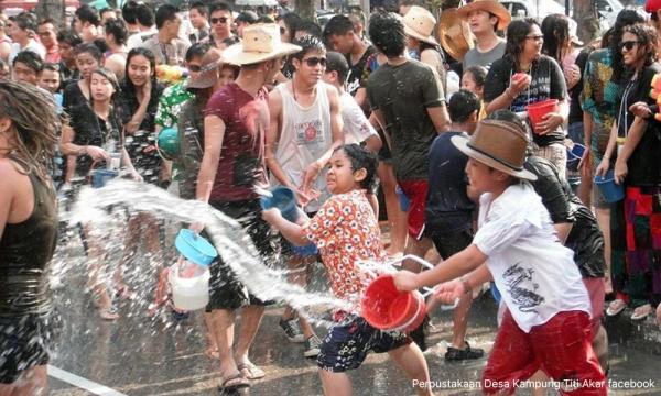Songkran: Thailand kecualikan tol, gesa jangan memandu jika mabuk