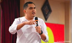 Akmal, MCA Youth urge review over Christmas decoration ban