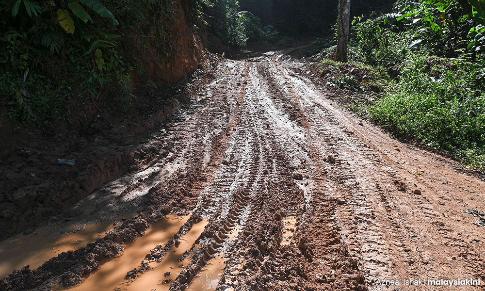 The road to Kampung Sudak.