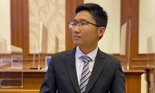 轰大专法话会沦“洗脑会”,何子扬促安华聆听民意