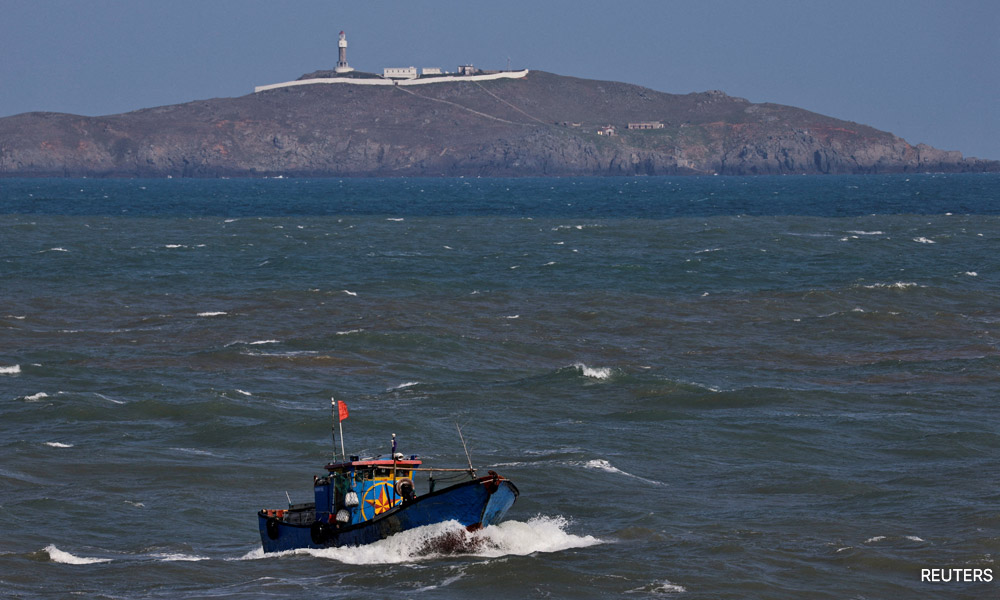 China rebukes US, Canadian navies for Taiwan Strait transit
