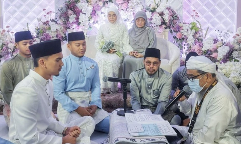 MK K-Clique diijabkabul dengan Siti Hajar