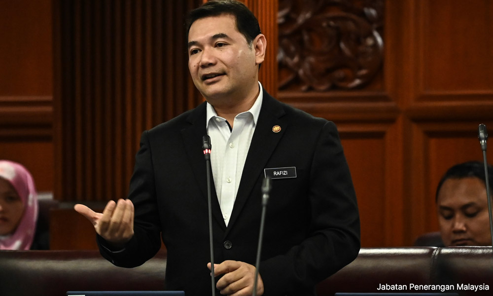Govt to table Omnibus Act for better data management - Rafizi