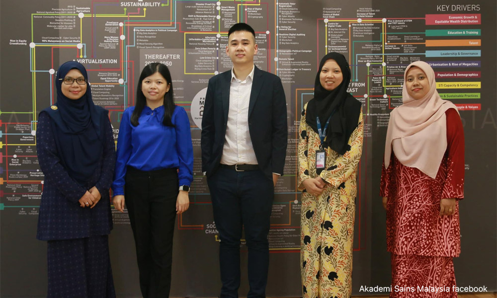 5 saintis muda wakili M’sia ke mesyuarat dengan pemenang Hadiah Nobel