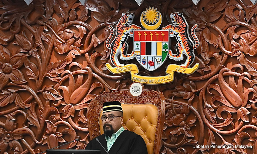 Dewan Rakyat bertafakur, sedekah al-Fatihat buat Daim