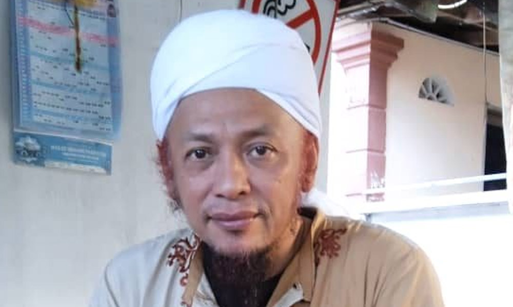 Lepas berserban, berjubah Iwan tetap dibayangi dangdut