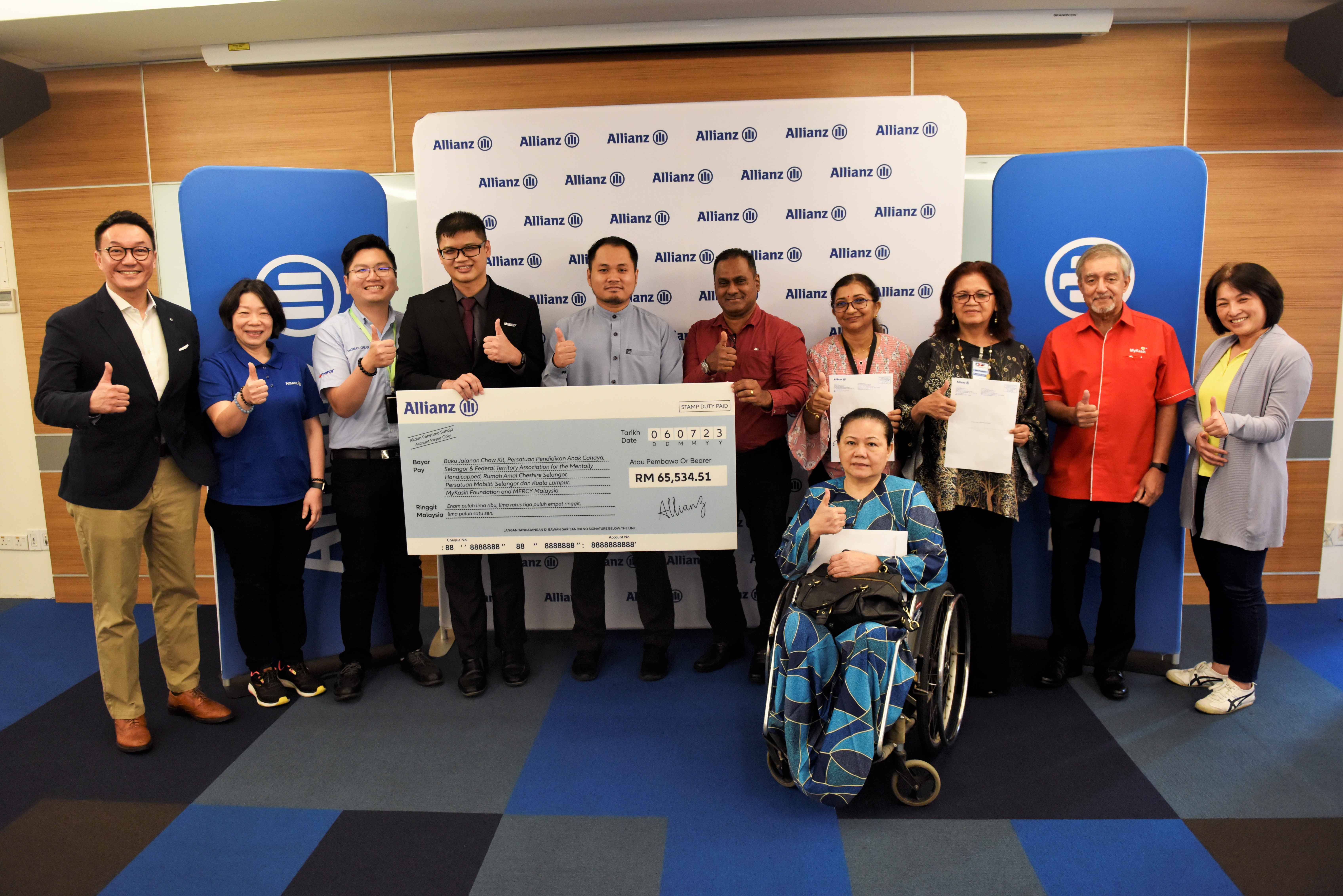 Allianz 普险从PerlindunganKu Allianz4All 获得的首笔盈余惠及 7 个慈善组织