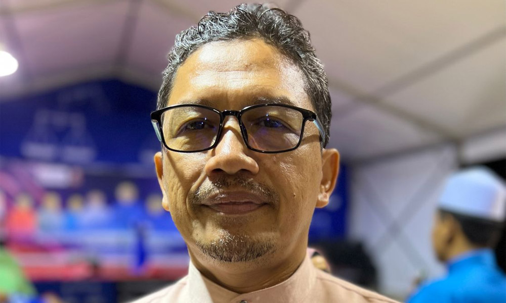 Ex-lecturer on third electoral bid with yet a different party