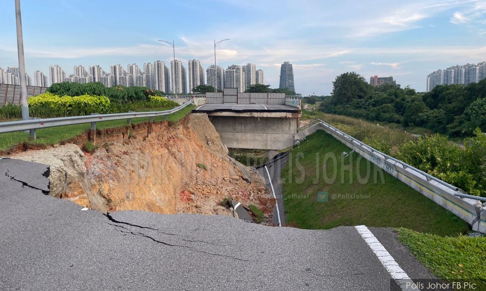 Sebahagian jambatan Jalan Forest City-Lebuh Tg Pelepas di JB runtuh