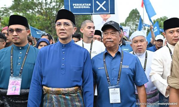 Azmin kecewa Muhyiddin tak beritahu pemimpin Bersatu nak letak jawatan
