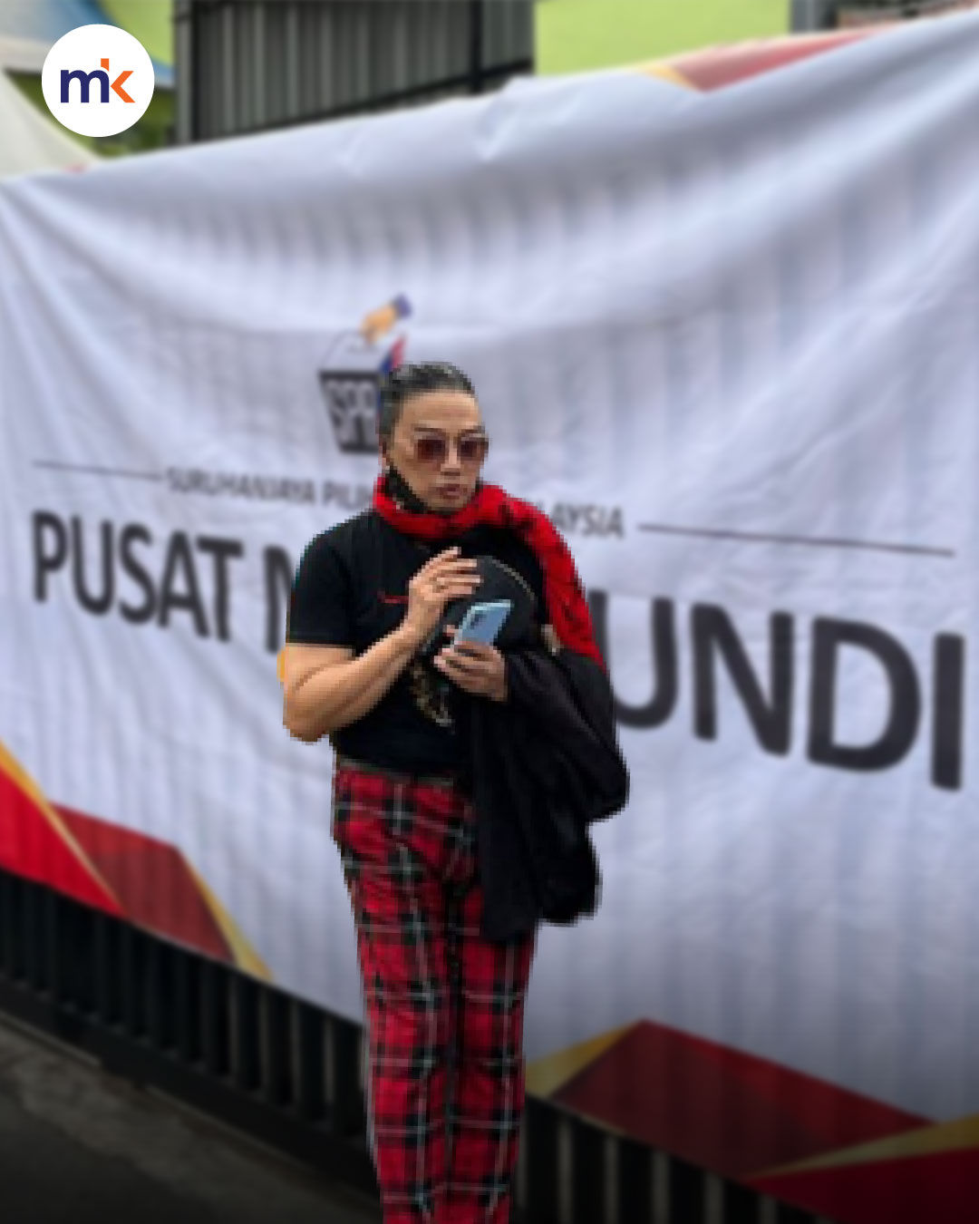 LIVE POLLING DAY | Azmin's estranged brother, Azwan seen outside voting centre