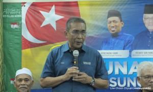 Takiyuddin claims watchful cops causing unease in Pelangai campaign
