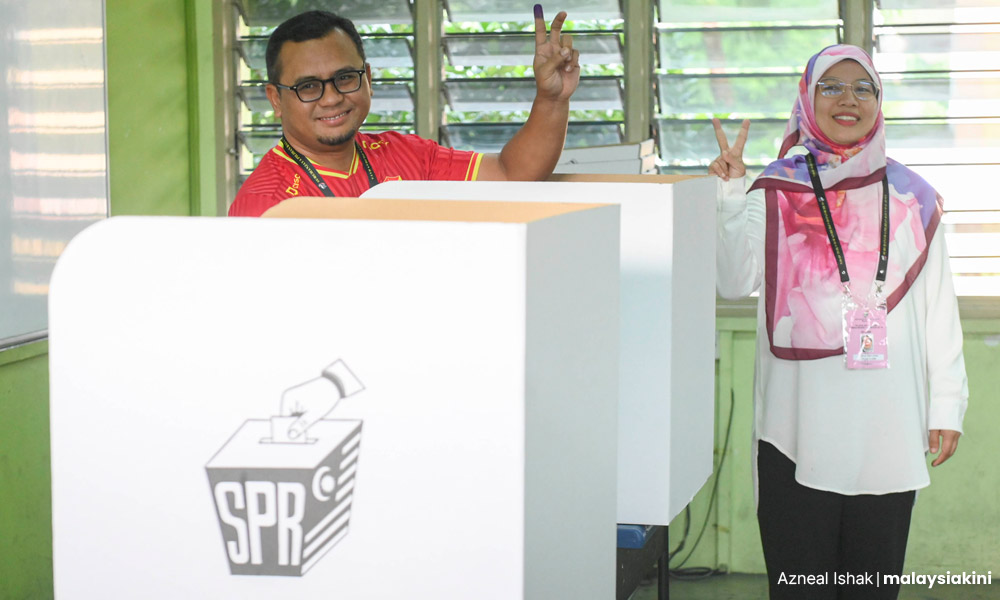 Candidates, party leaders among early birds at polling centres
