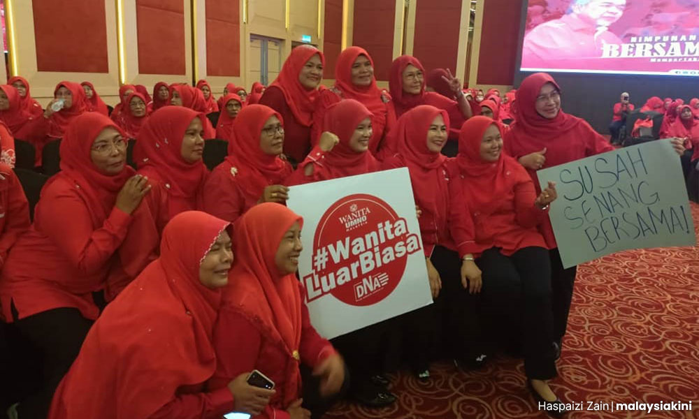 Wanita Umno rallies behind Zahid amid calls for him to quit