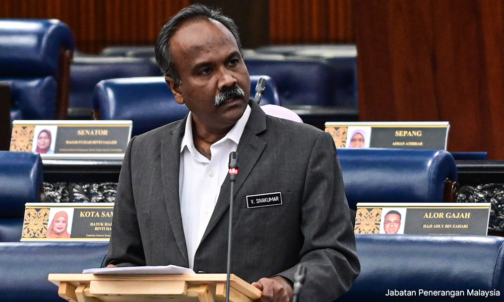 Terminated low-cost airline workers can get Socso benefits - minister