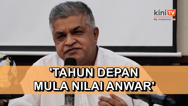 Anwar dalam mod pembersihan rumah, bagi dia peluang - Zunar