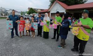 Moon represents my heart? Not so for Pelangai Chinese community