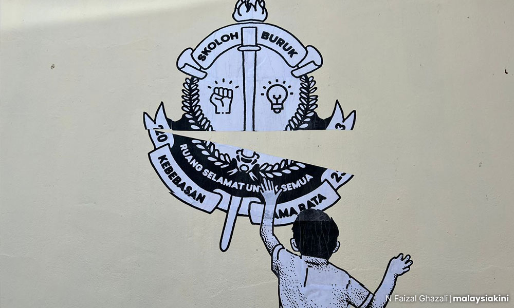 Merdeka seni di Skoloh Buruk